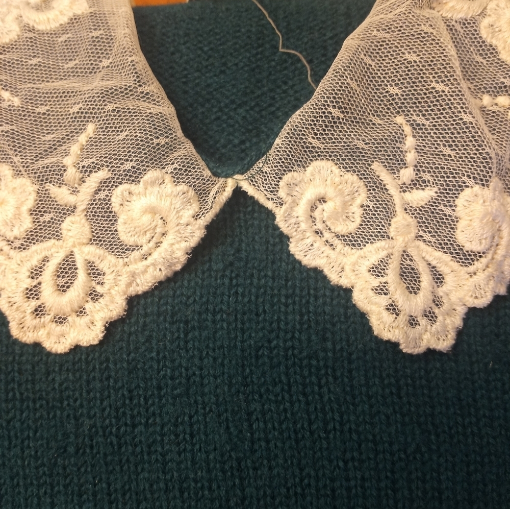 Vintage 70s Tanner Sport Teal Green Wool Lace Collared Feminine Boho Sweater - Picture 7 of 9